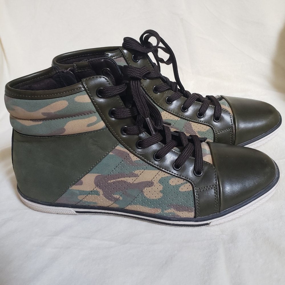 EC Kenneth Cole New York Center tops mens camo booties